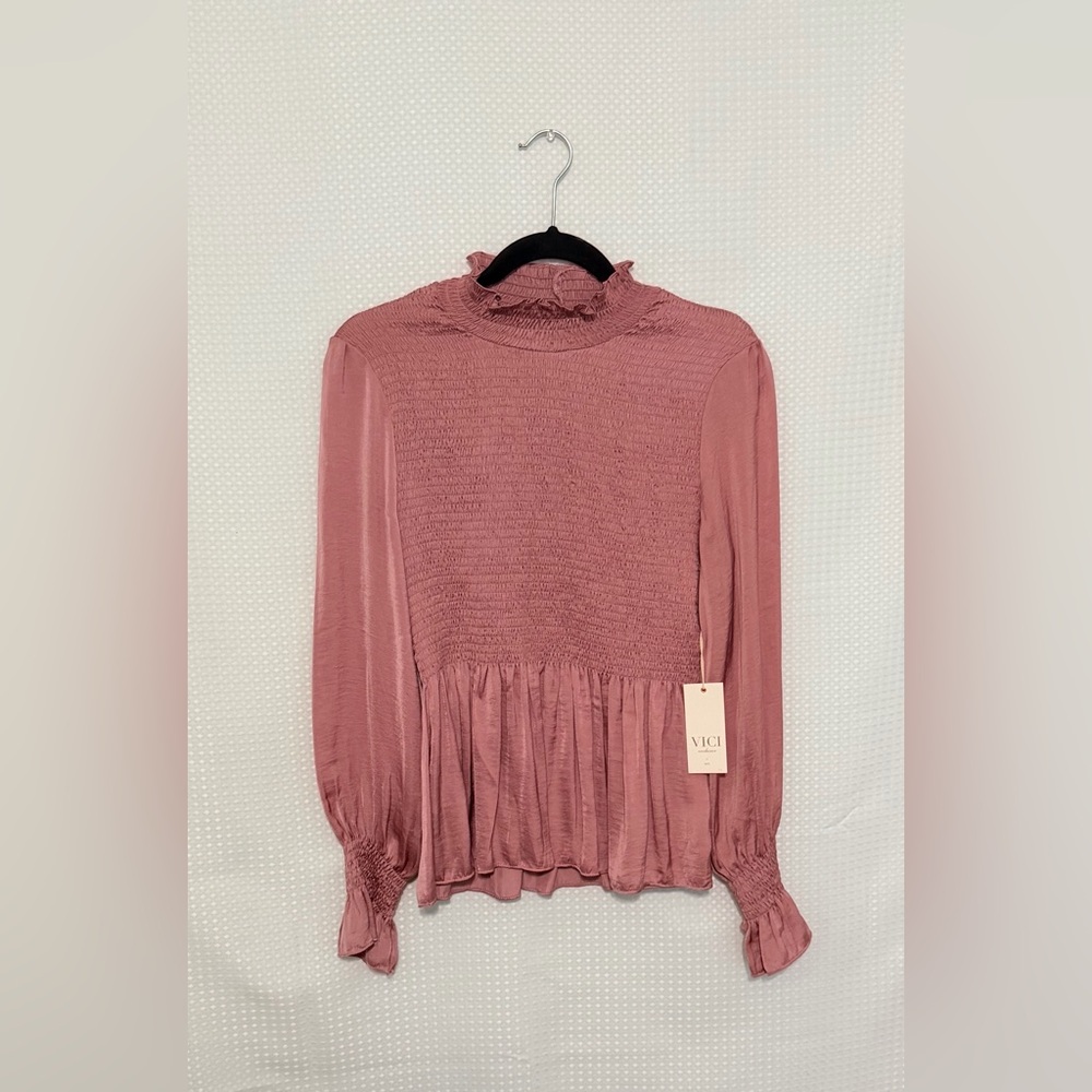 VICI Smocked Satin Peplum Blouse Mauve Long Sleeve Ruffle Neck Size Medium - Picture 4 of 9
